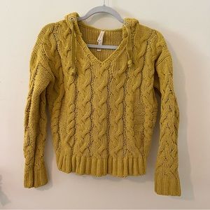 AEROPOSTALE Yellow Knit Sweater/Hoodie
